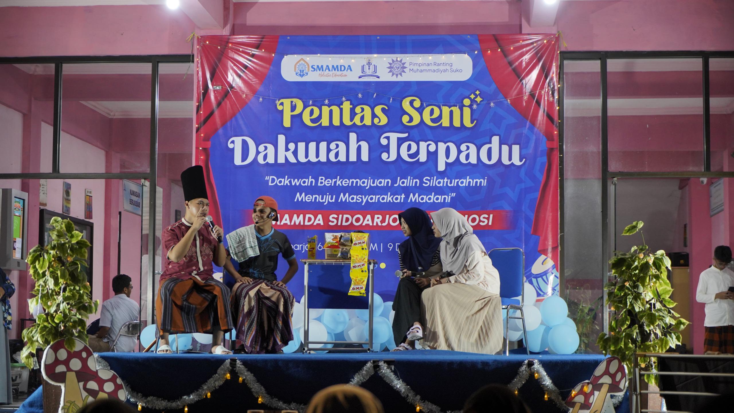 Drama 3 bahasa oleh siswa-siswa Boarding School dalam Pentas Seni Dakwah Terpadu (foto: Dian Arif )